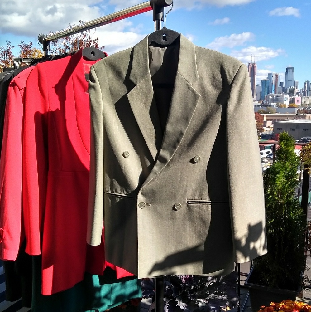 👩🏻‍🏫 Tailored Sage Green Blazer